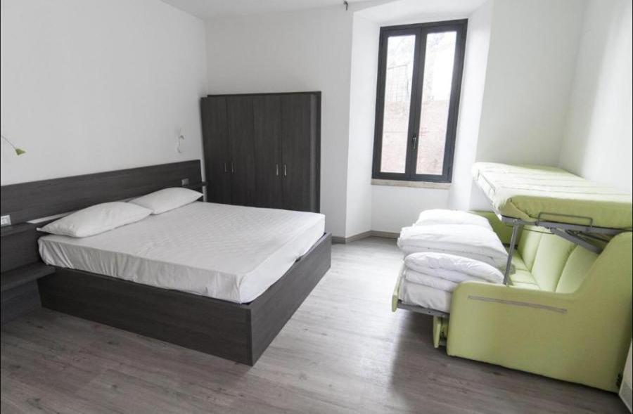 Antica Campione Rooms & Hostel Кампионе дел Гарда Екстериор снимка