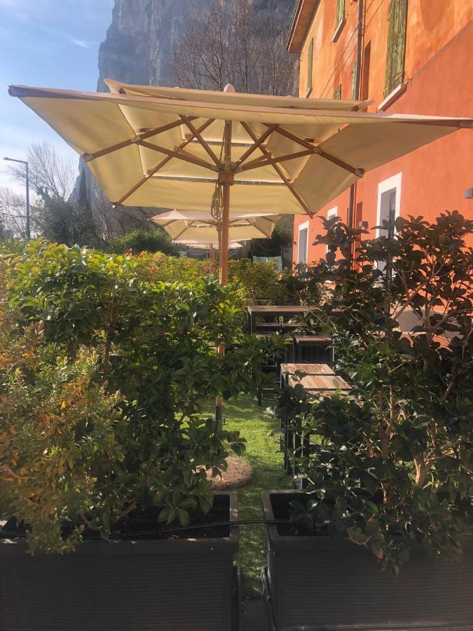 Antica Campione Rooms & Hostel Кампионе дел Гарда Екстериор снимка